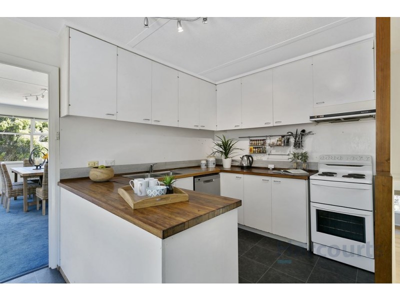 70 Beach Road, Kingston Beach TAS 7050