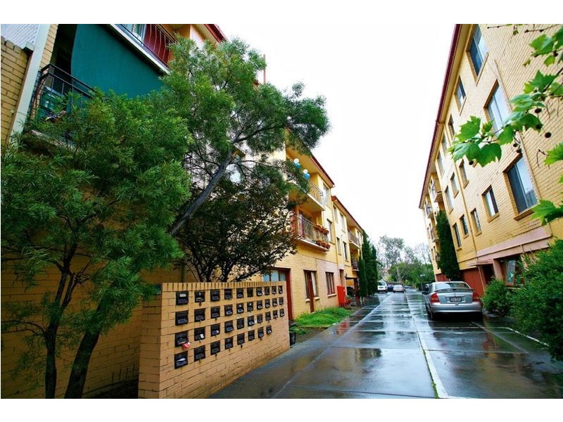 24/250 Dandenong Road, St Kilda East VIC 3183