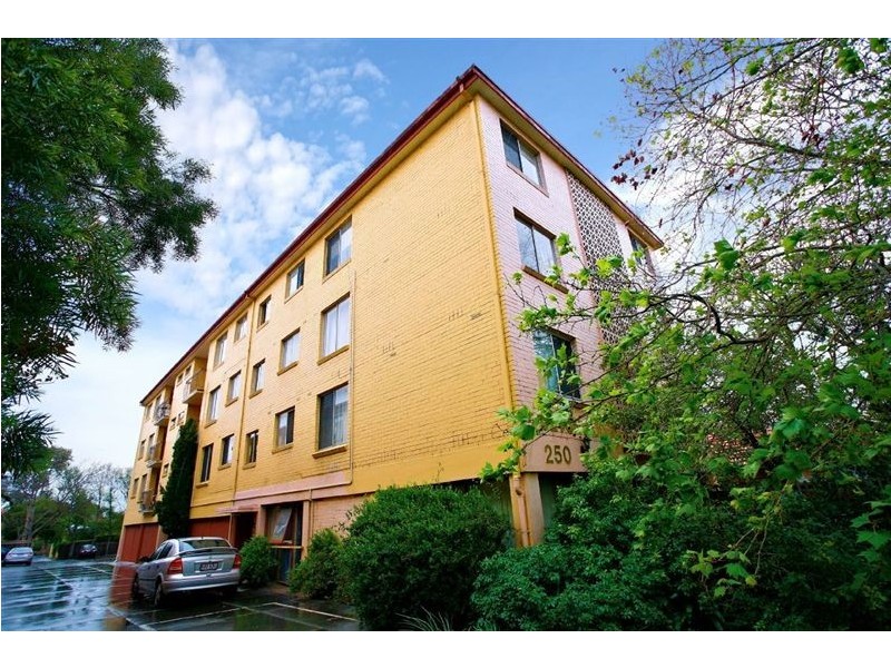 24/250 Dandenong Road, St Kilda East VIC 3183
