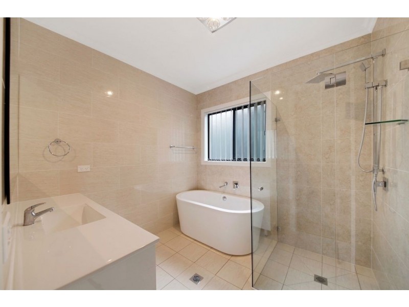 25 Discovery Circuit, Gregory Hills NSW 2557