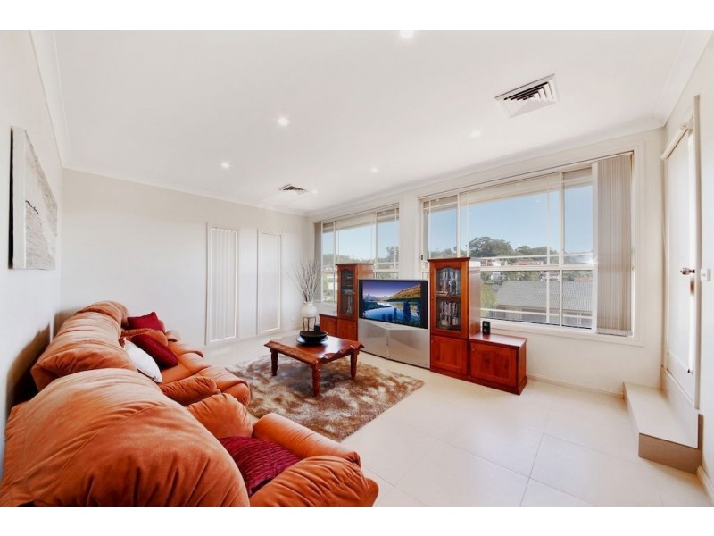 25 Nepean Towers Avenue, Glen Alpine NSW 2560