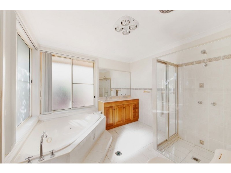 25 Nepean Towers Avenue, Glen Alpine NSW 2560