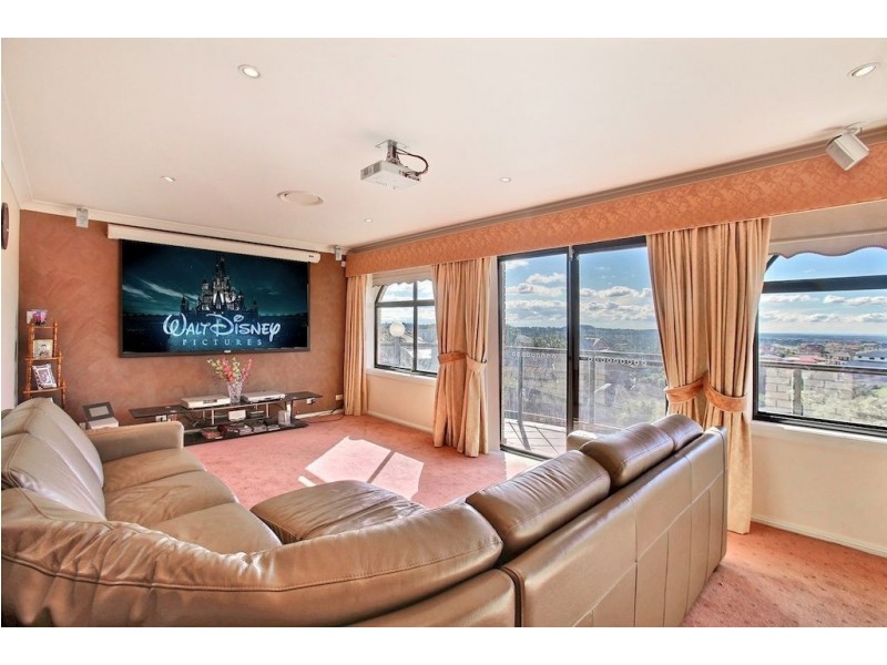 42 Nepean Towers Avenue, Glen Alpine NSW 2560