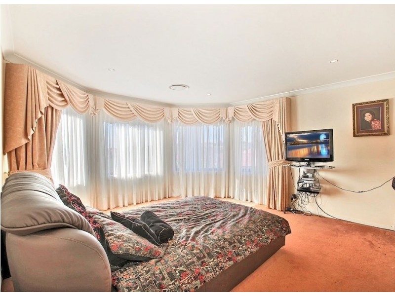 42 Nepean Towers Avenue, Glen Alpine NSW 2560