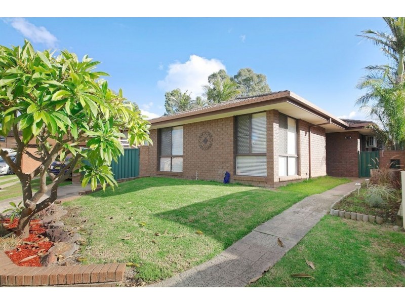 25 Brownlow Place, Ambarvale NSW 2560