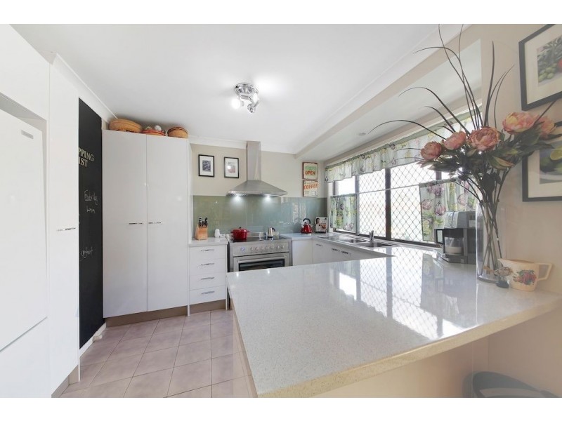 25 Brownlow Place, Ambarvale NSW 2560