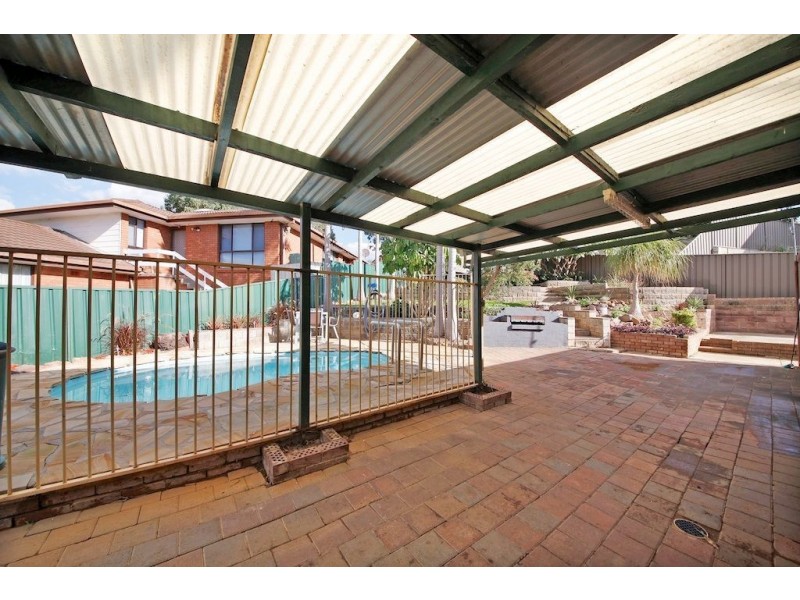 25 Brownlow Place, Ambarvale NSW 2560