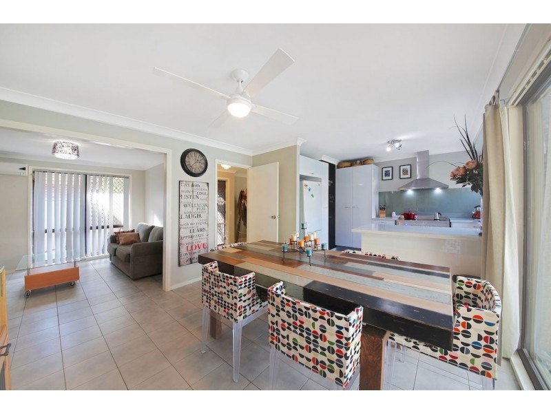 25 Brownlow Place, Ambarvale NSW 2560