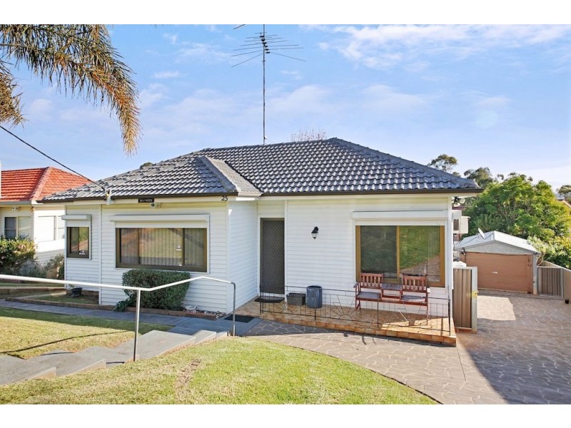 25 Grandview Drive, Campbelltown NSW 2560