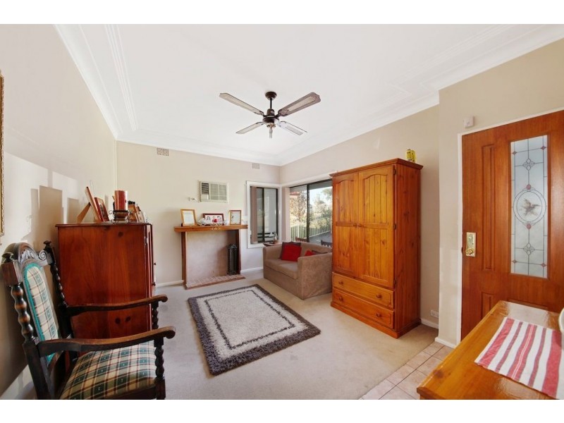 25 Grandview Drive, Campbelltown NSW 2560