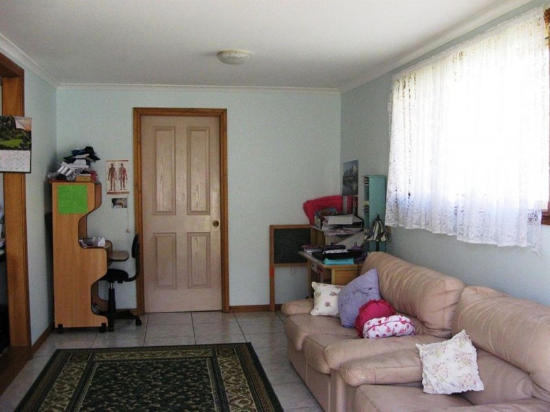 24 Richard Avenue, Campbelltown NSW 2560