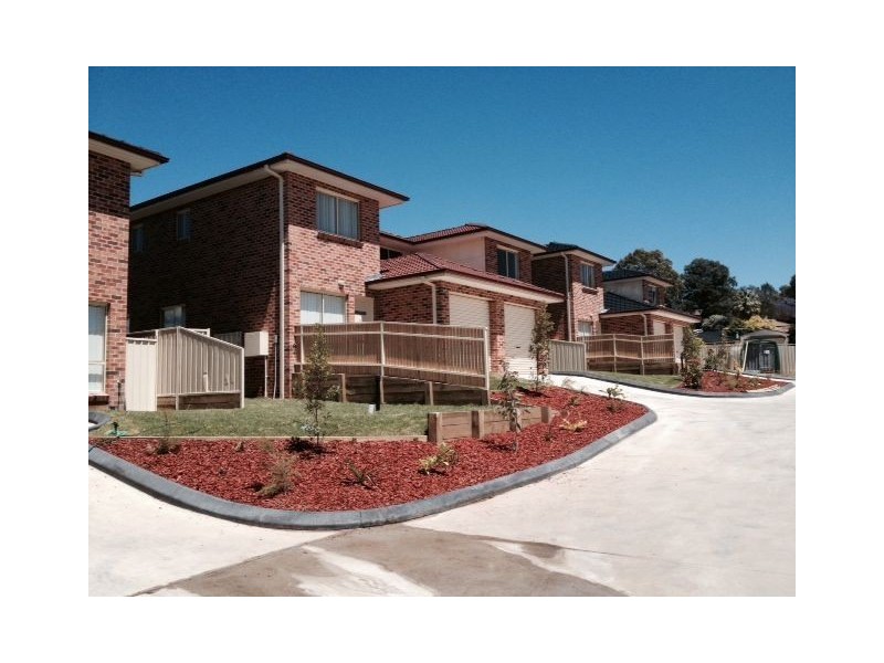 1-18/4 Feldspar Road, Eagle Vale NSW 2558