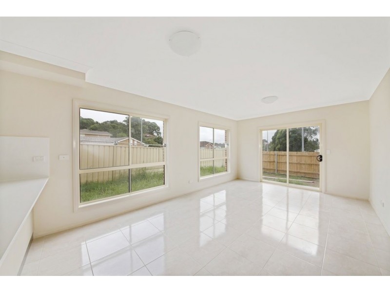 1-18/4 Feldspar Road, Eagle Vale NSW 2558