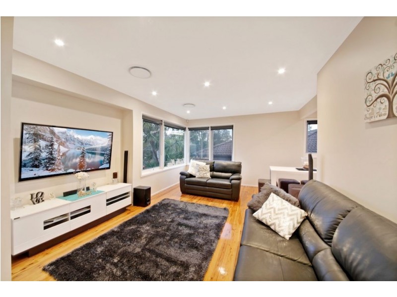 9 Aminya Crescent, Bradbury NSW 2560