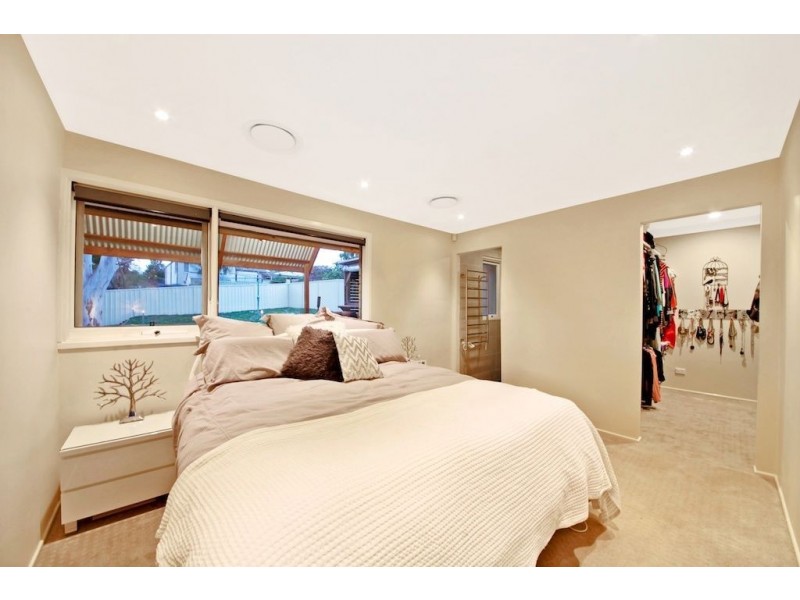 9 Aminya Crescent, Bradbury NSW 2560