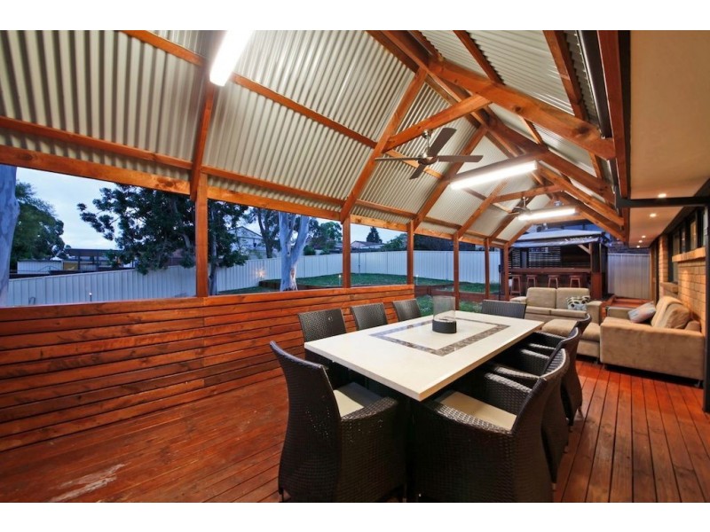 9 Aminya Crescent, Bradbury NSW 2560