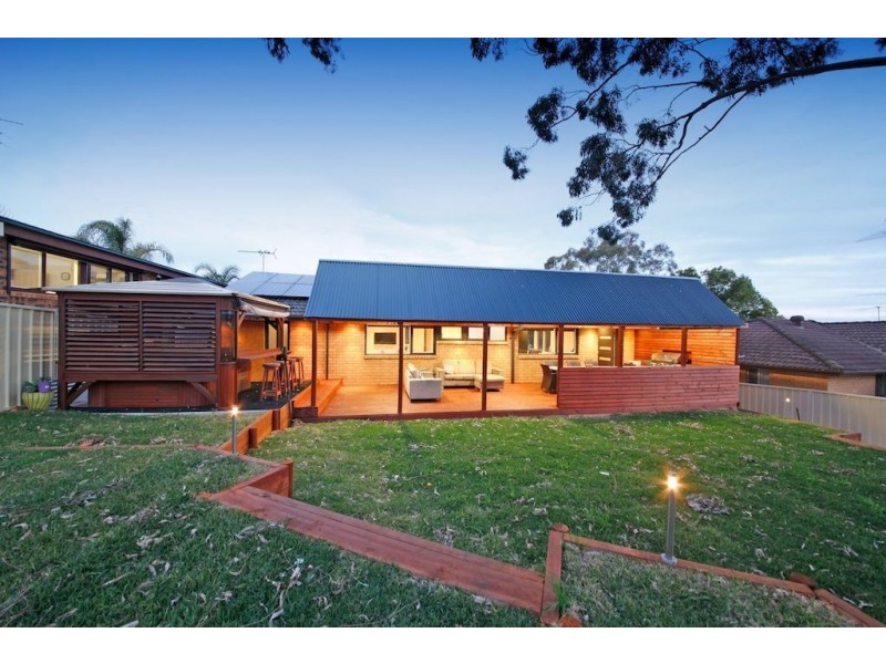 9 Aminya Crescent, Bradbury NSW 2560