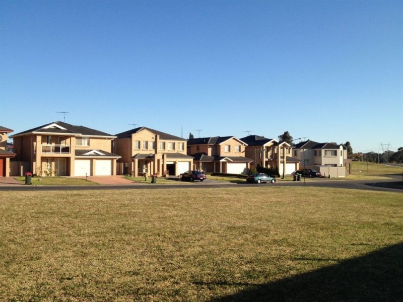 3 Wood Close, Green Valley NSW 2168