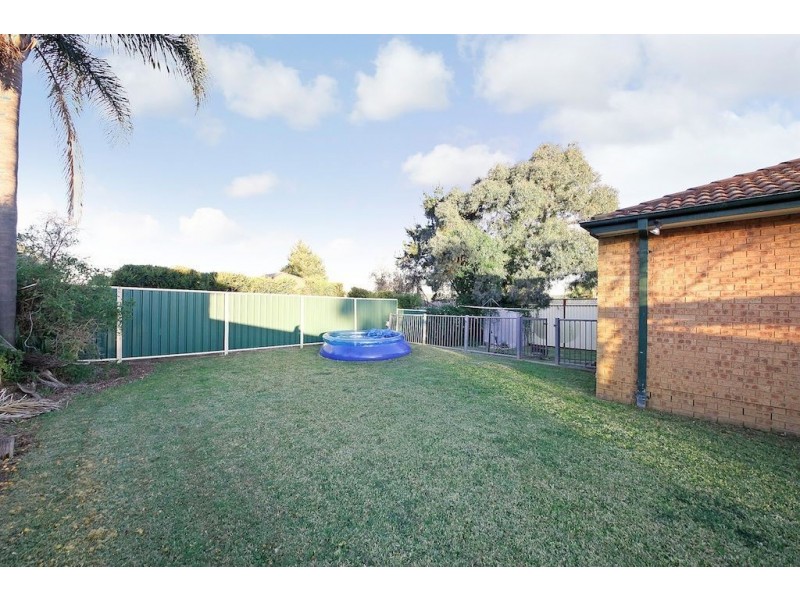 10 Emilia Close, Rosemeadow NSW 2560