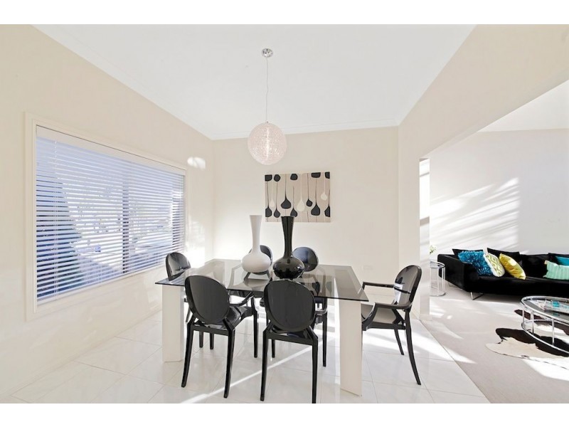 30 Glen Alpine Drive, Glen Alpine NSW 2560