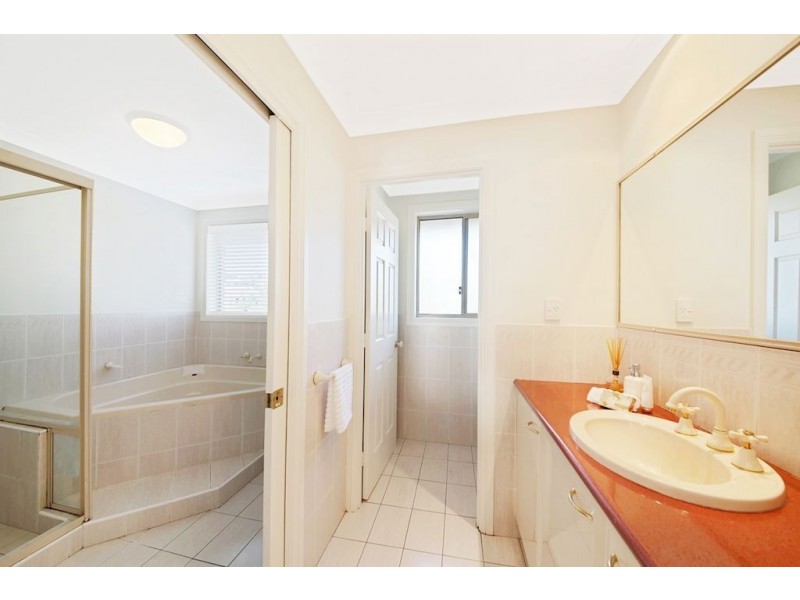 30 Glen Alpine Drive, Glen Alpine NSW 2560