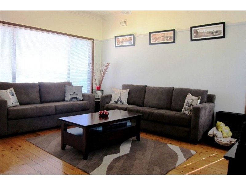 44 Grandview Drive, Campbelltown NSW 2560