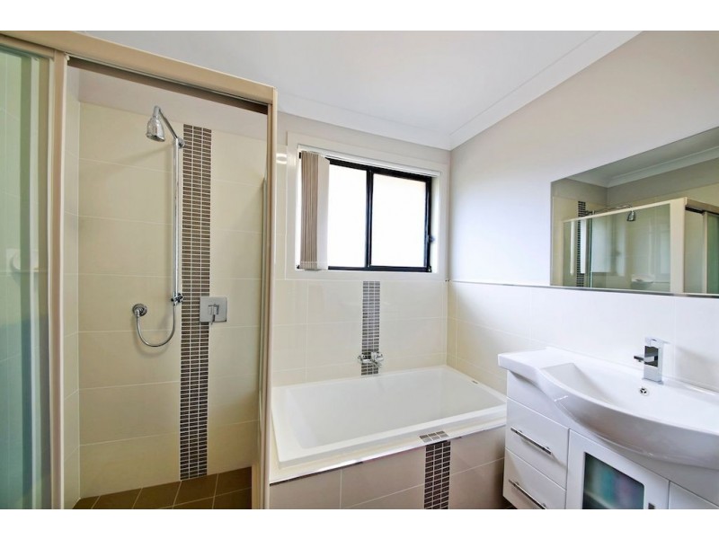 3/39 Surrey Street, Minto NSW 2566