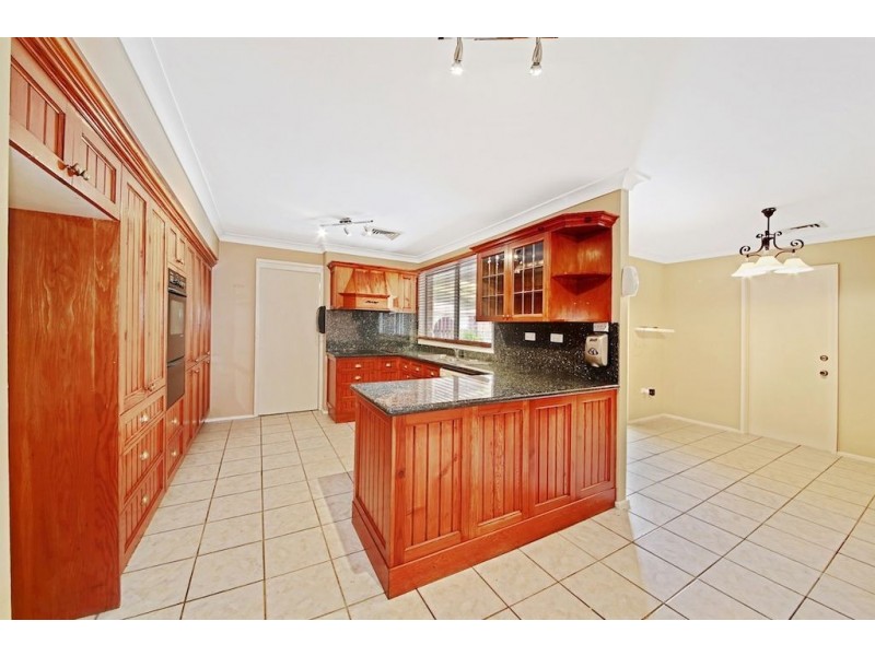 8 Anembo Street, Bradbury NSW 2560