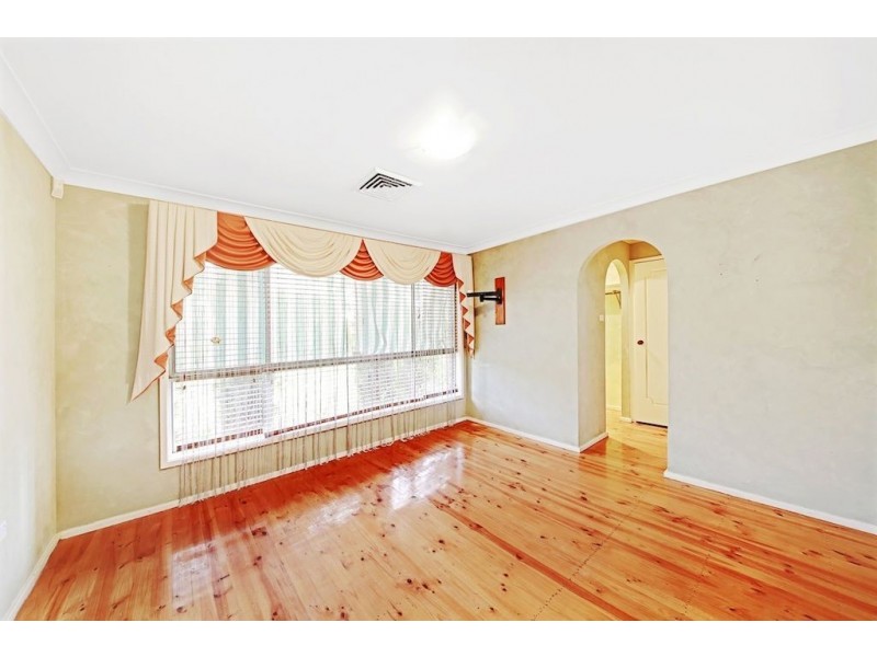 8 Anembo Street, Bradbury NSW 2560