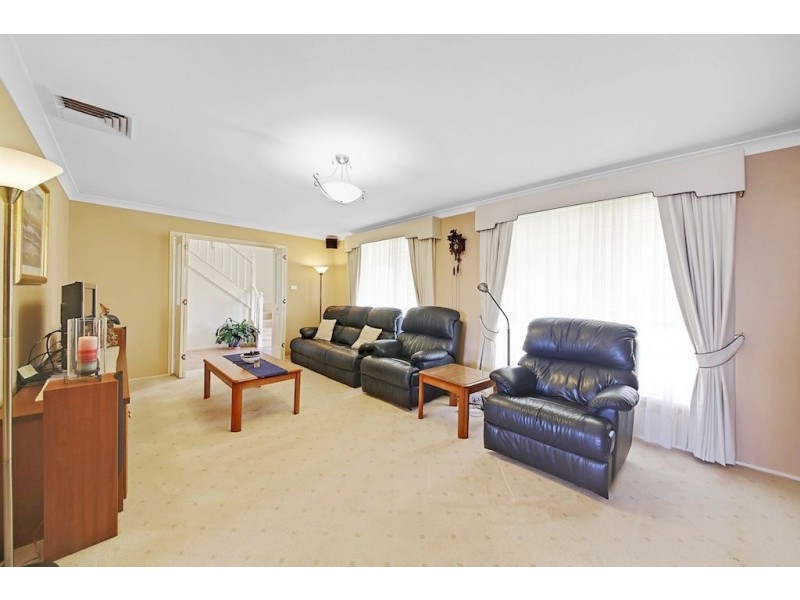 16 Braeside Crescent, Glen Alpine NSW 2560