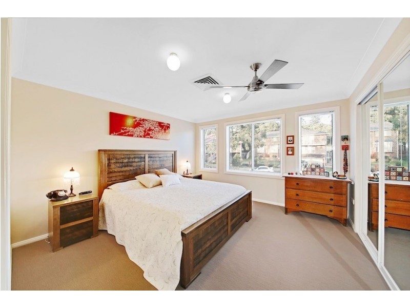 12 Clydebank Crescent, Glen Alpine NSW 2560