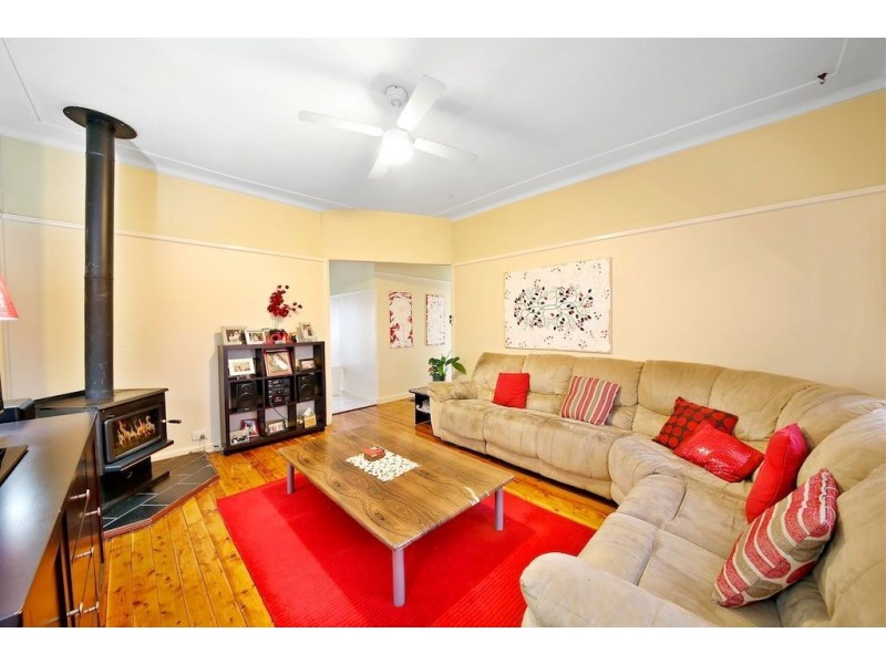 2 Cuthel Place, Campbelltown NSW 2560