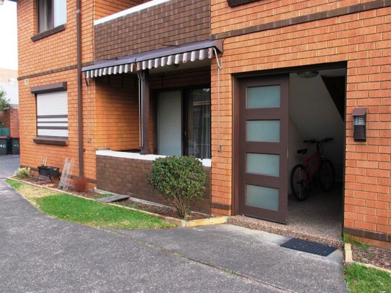 2/40 High Street, Corrimal NSW 2518