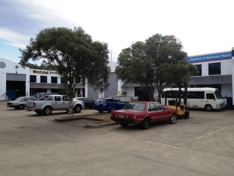 3/13 Mill Road, Campbelltown NSW 2560