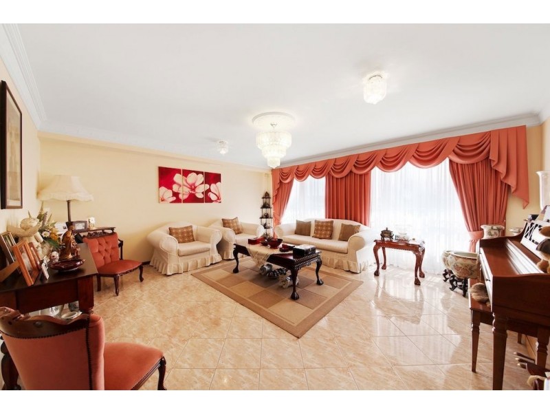 60 Nepean Towers Avenue, Glen Alpine NSW 2560