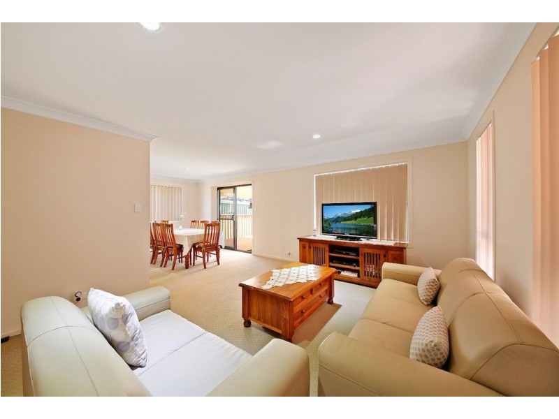 2/39 Surrey Street, Minto NSW 2566