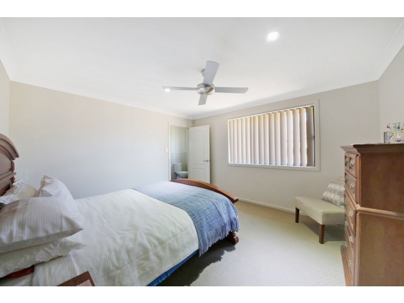 2/39 Surrey Street, Minto NSW 2566