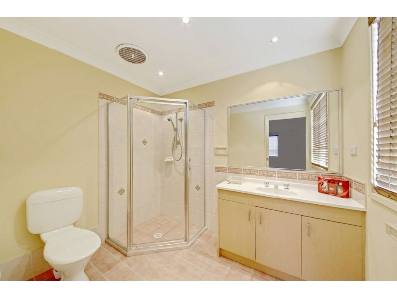 48 Archibald Crescent, Rosemeadow NSW 2560