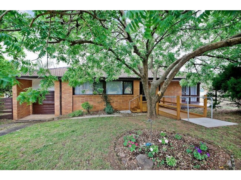 1 Wegg Place, Ambarvale NSW 2560