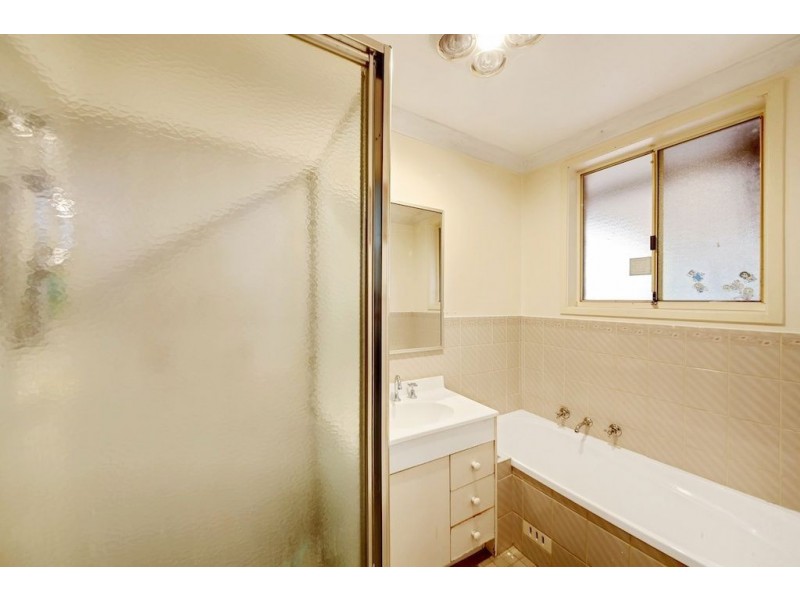 10 Euclase Place, Eagle Vale NSW 2558