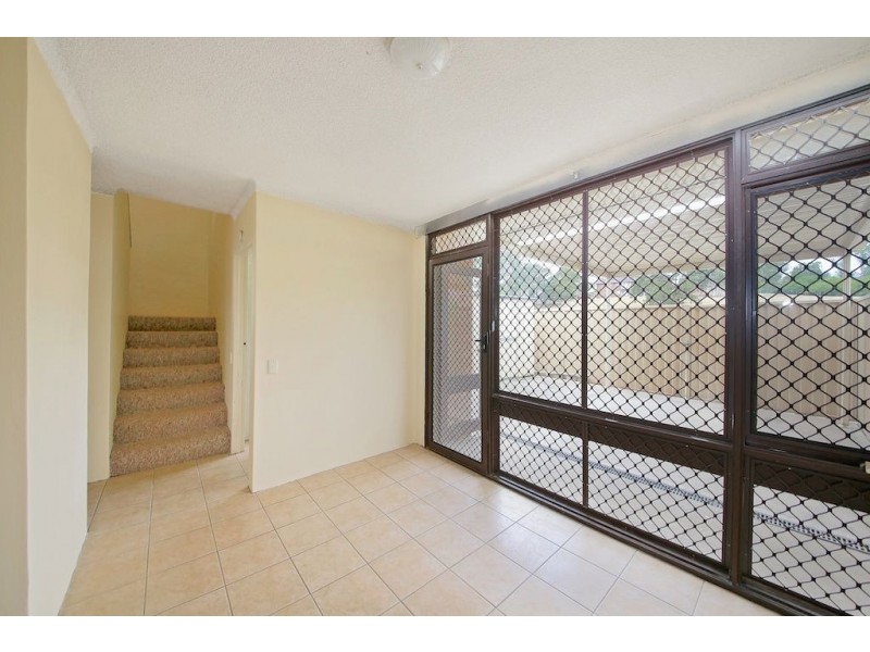 16/42 Woodhouse Drive, Ambarvale NSW 2560
