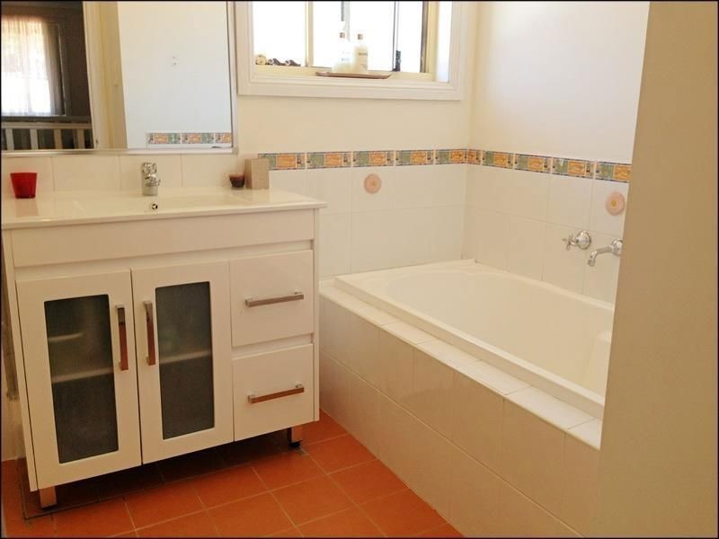 1B Clydesdale Drive, Blairmount NSW 2559