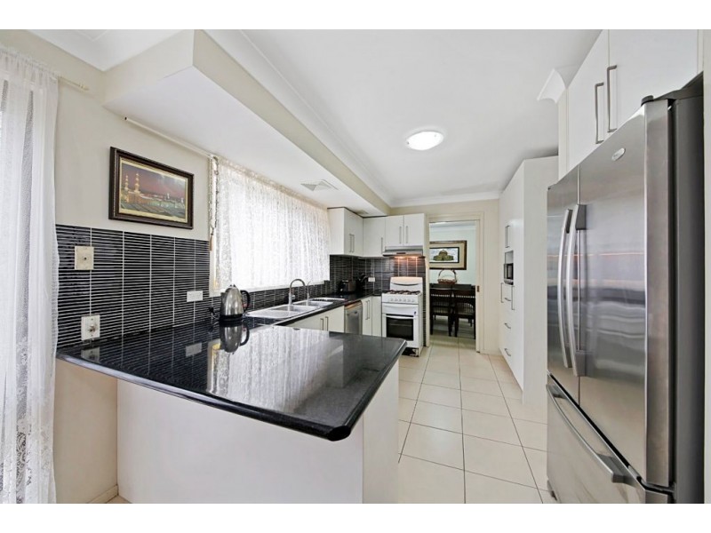 19 Glen Eagles Place, St Andrews NSW 2566