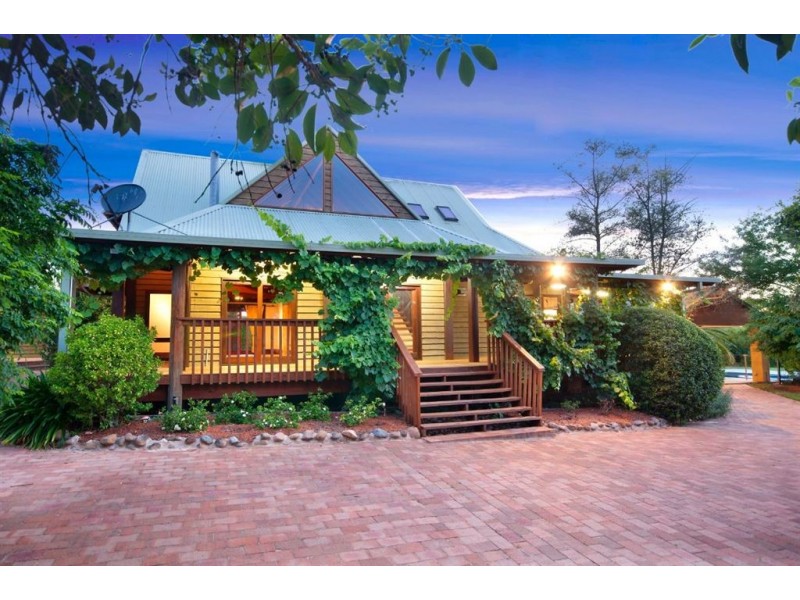 10 Upfield Lane, Catherine Field NSW 2557