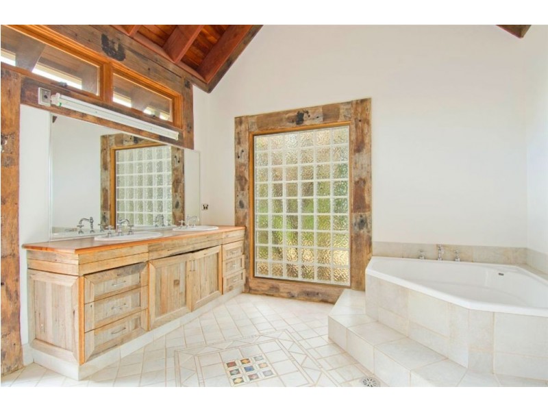 10 Upfield Lane, Catherine Field NSW 2557