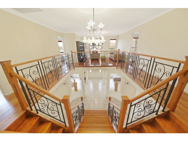 4 Rossiville Place, Glen Alpine NSW 2560
