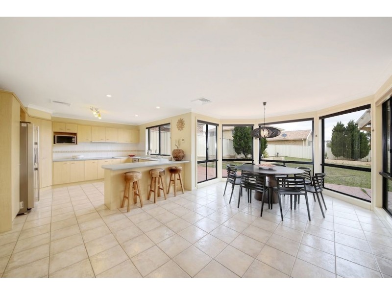 4 Rossiville Place, Glen Alpine NSW 2560