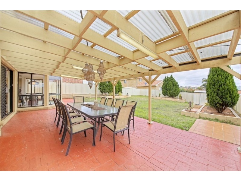 4 Rossiville Place, Glen Alpine NSW 2560