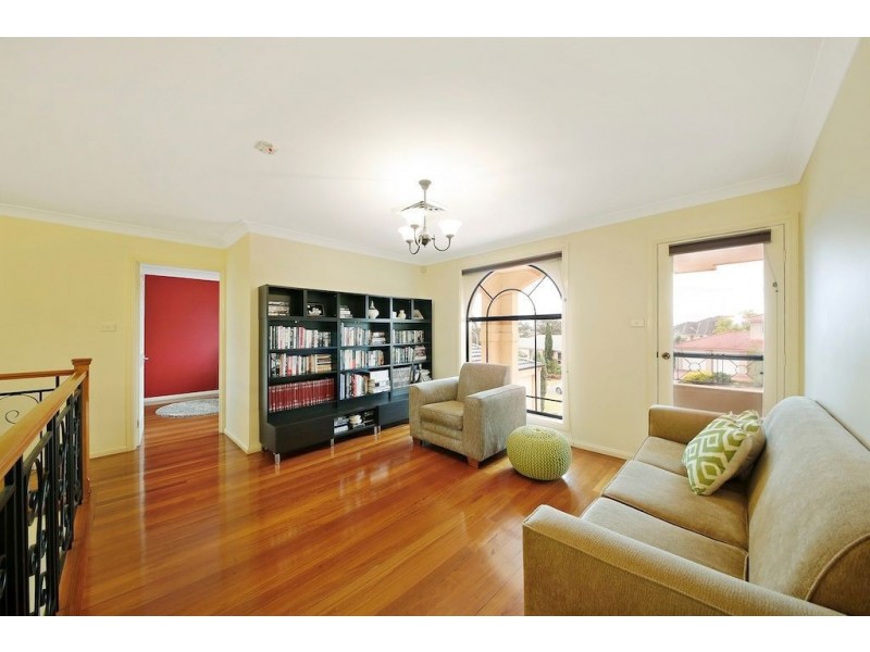 4 Rossiville Place, Glen Alpine NSW 2560