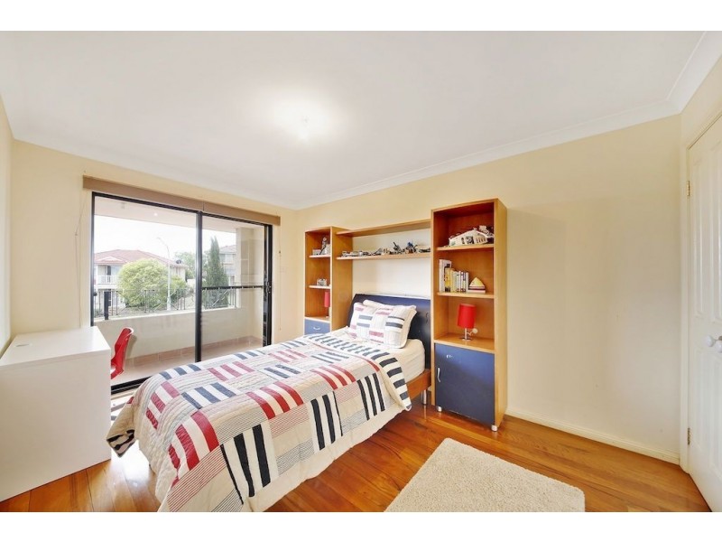 4 Rossiville Place, Glen Alpine NSW 2560